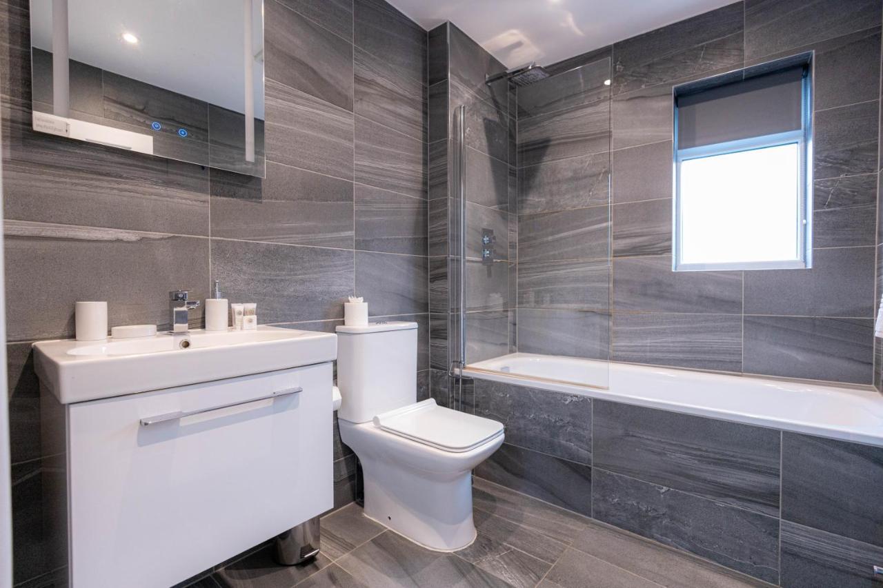 Camden Next To Market And Tube Station Apartment London