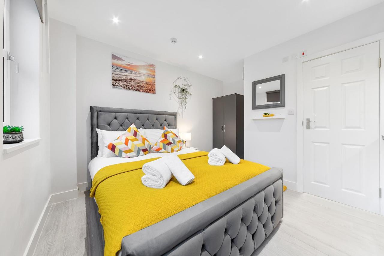 Crystal Palace Suites Affittacamere *