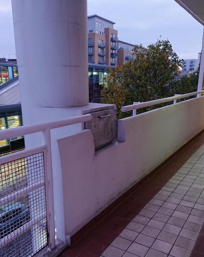 Bright, Interior, Close To The City, 2 Bedroom Appartement