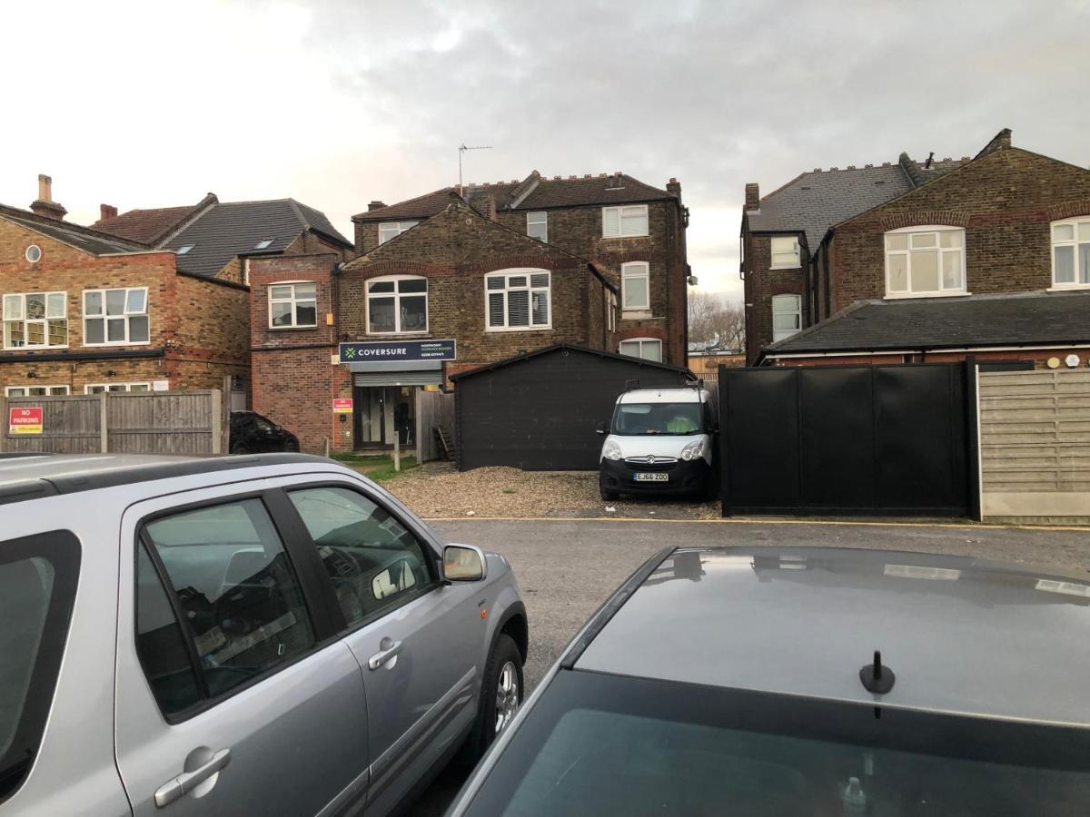 287 Green Lanes Guest house London