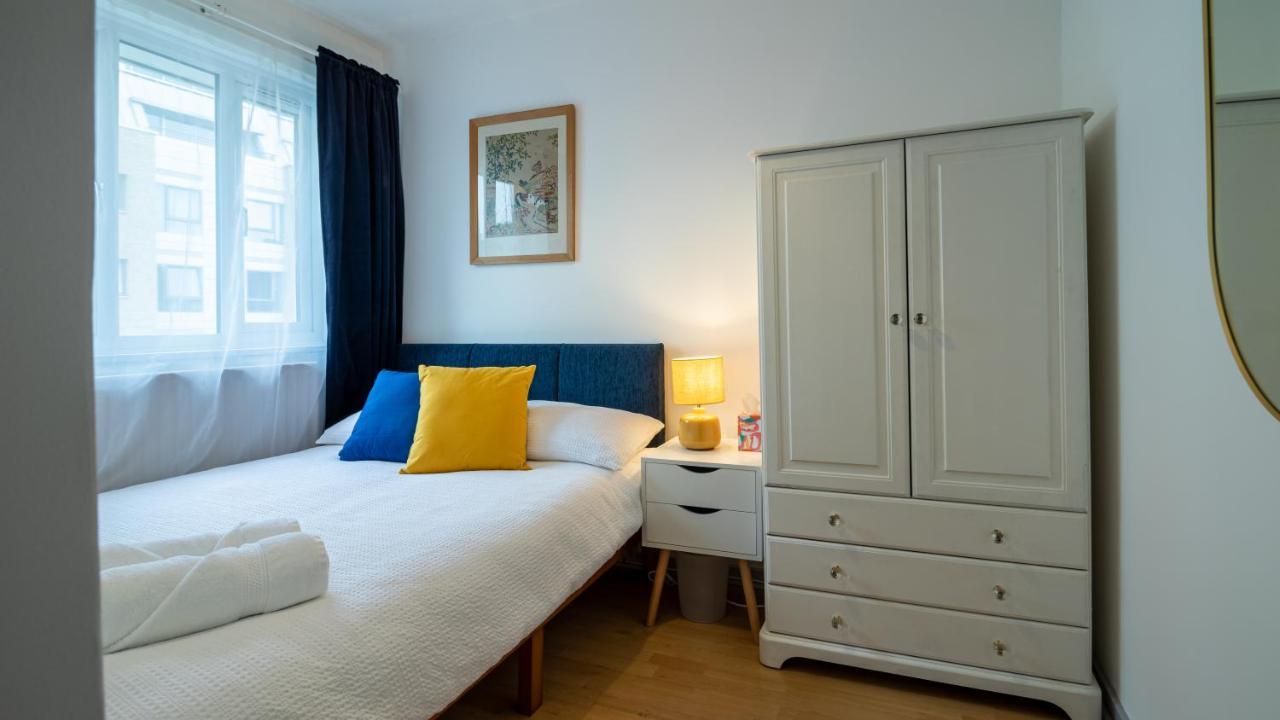 Semesterbostad Bridge 3 Bedroom House With Reception Room, Office And Private Garden *