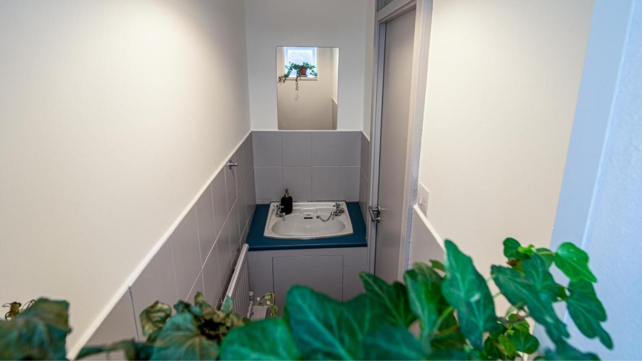 Bridge 3 Bedroom House With Reception Room, Office And Private Garden Semesterbostad *
