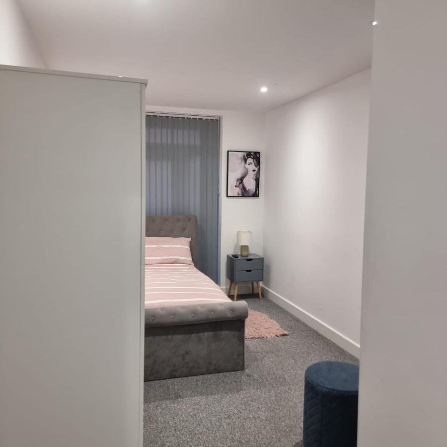 Classic 2 Bed In Oldkent Road Appartamento Londra