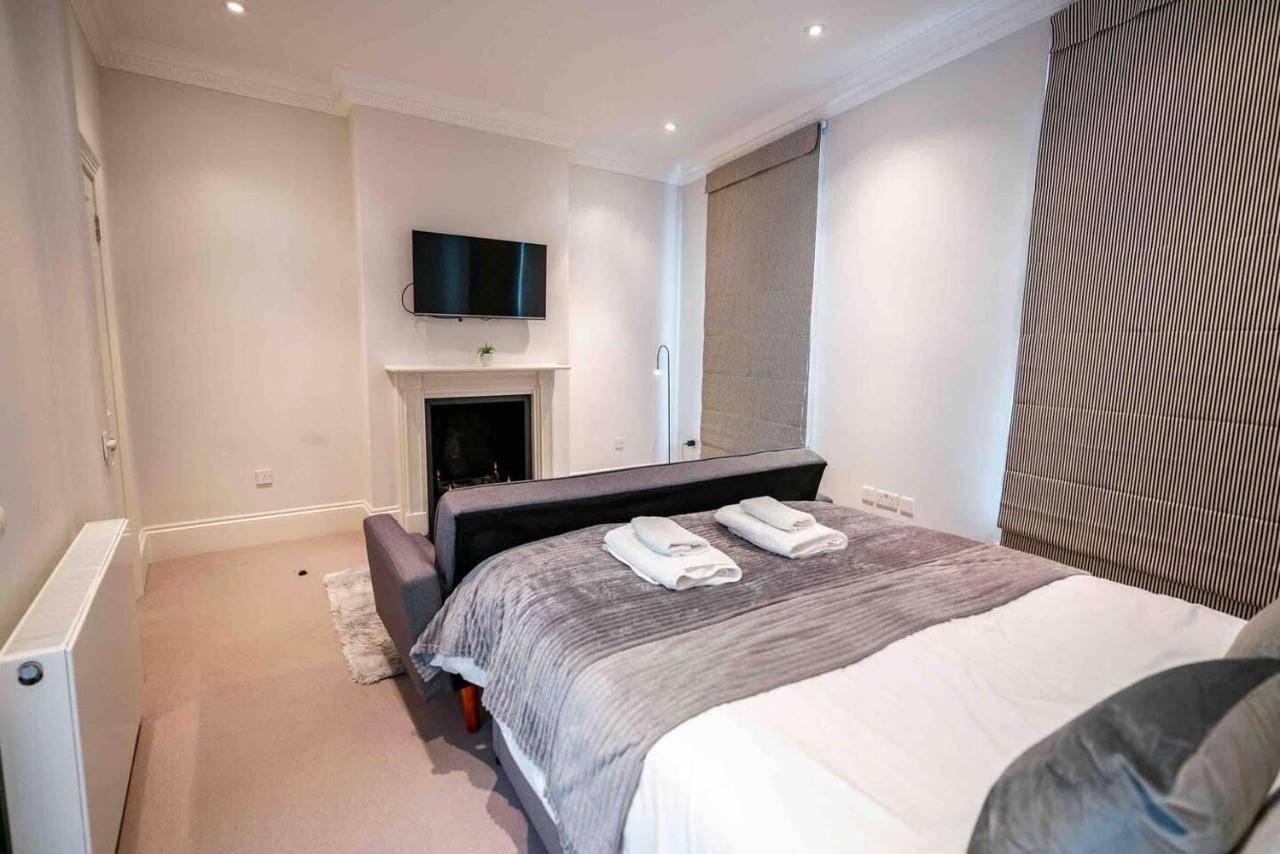 Spacious & Modern 3brs House In Feriehus London
