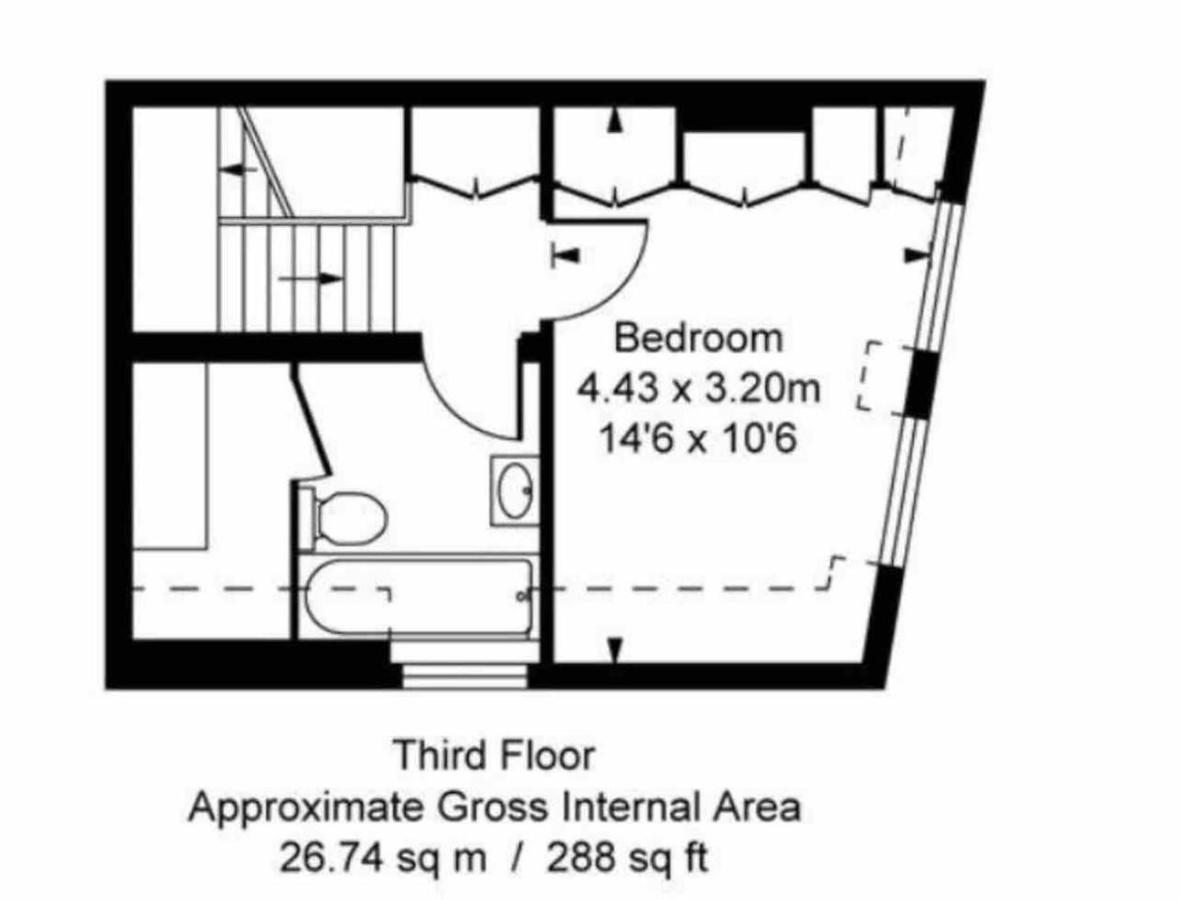 Spacious & Modern 3brs House In Feriehus London