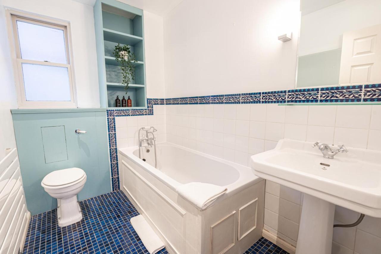 Famous Piccadilly Circus Apartment London