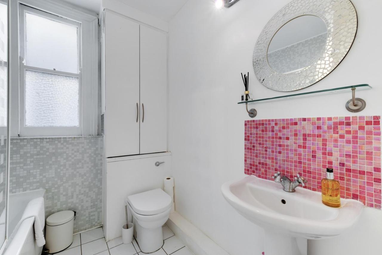 Mirabel Two Bedrooms, One Bath, Fulham Sw6 By Mdps Lägenhet London
