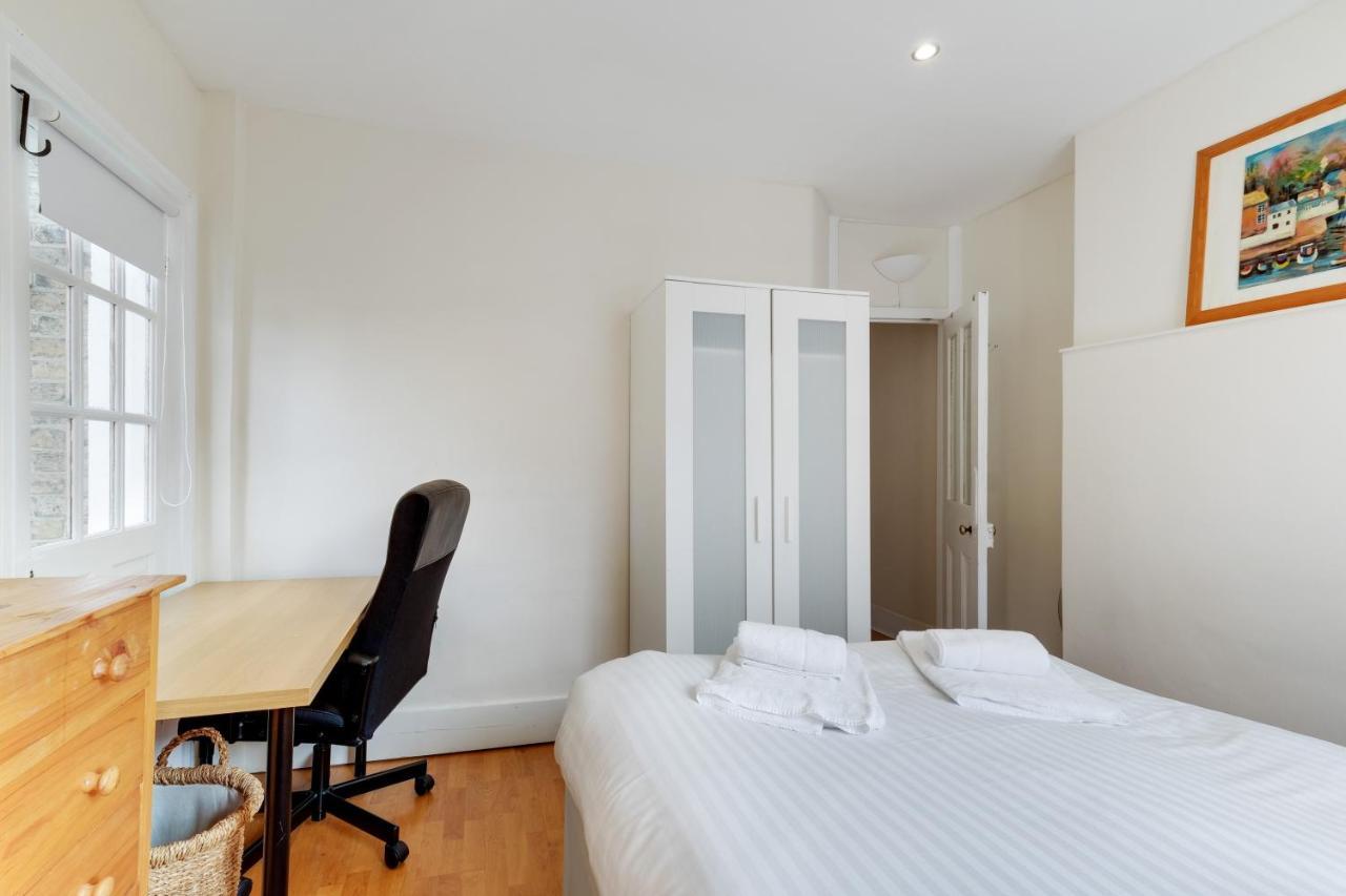 Mirabel Two Bedrooms, One Bath, Fulham Sw6 By Mdps Lägenhet London
