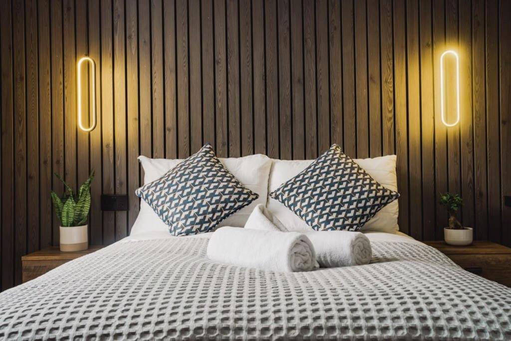 Modern Near Wembley Stadium Apartment