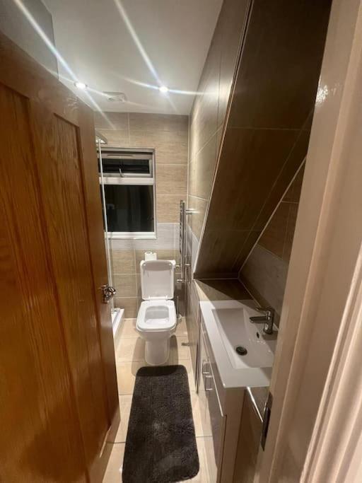 Hampden Rd N8,studio Flat * London