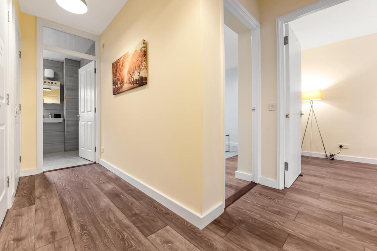 Family Friendly, Zone 2, 2 Beds, Overground Leilighet *