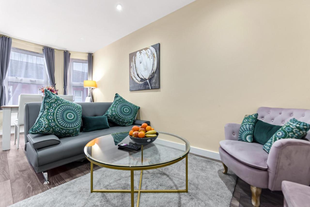 Family Friendly, Zone 2, 2 Beds, Overground Apartment London