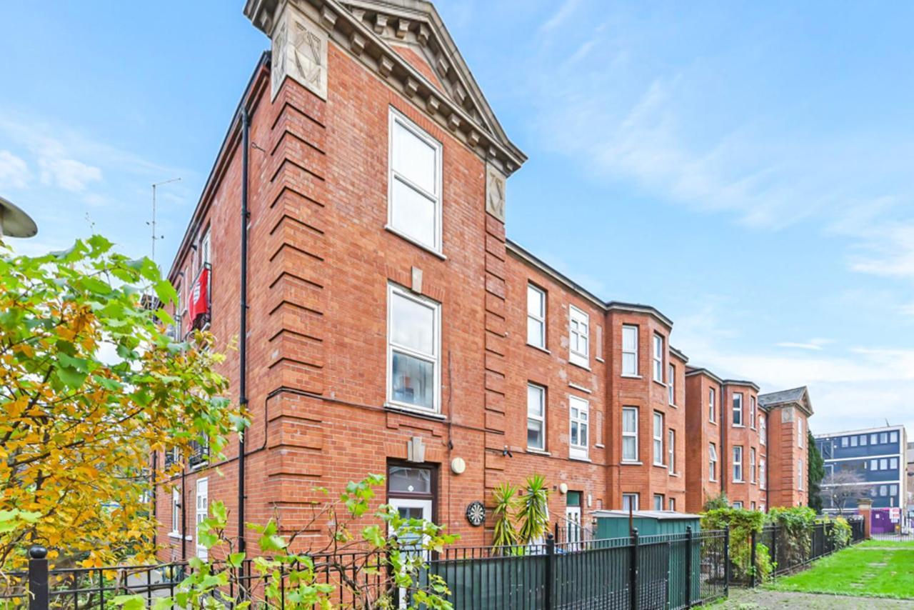 Family Friendly, Zone 2, 2 Beds, Overground Apartment