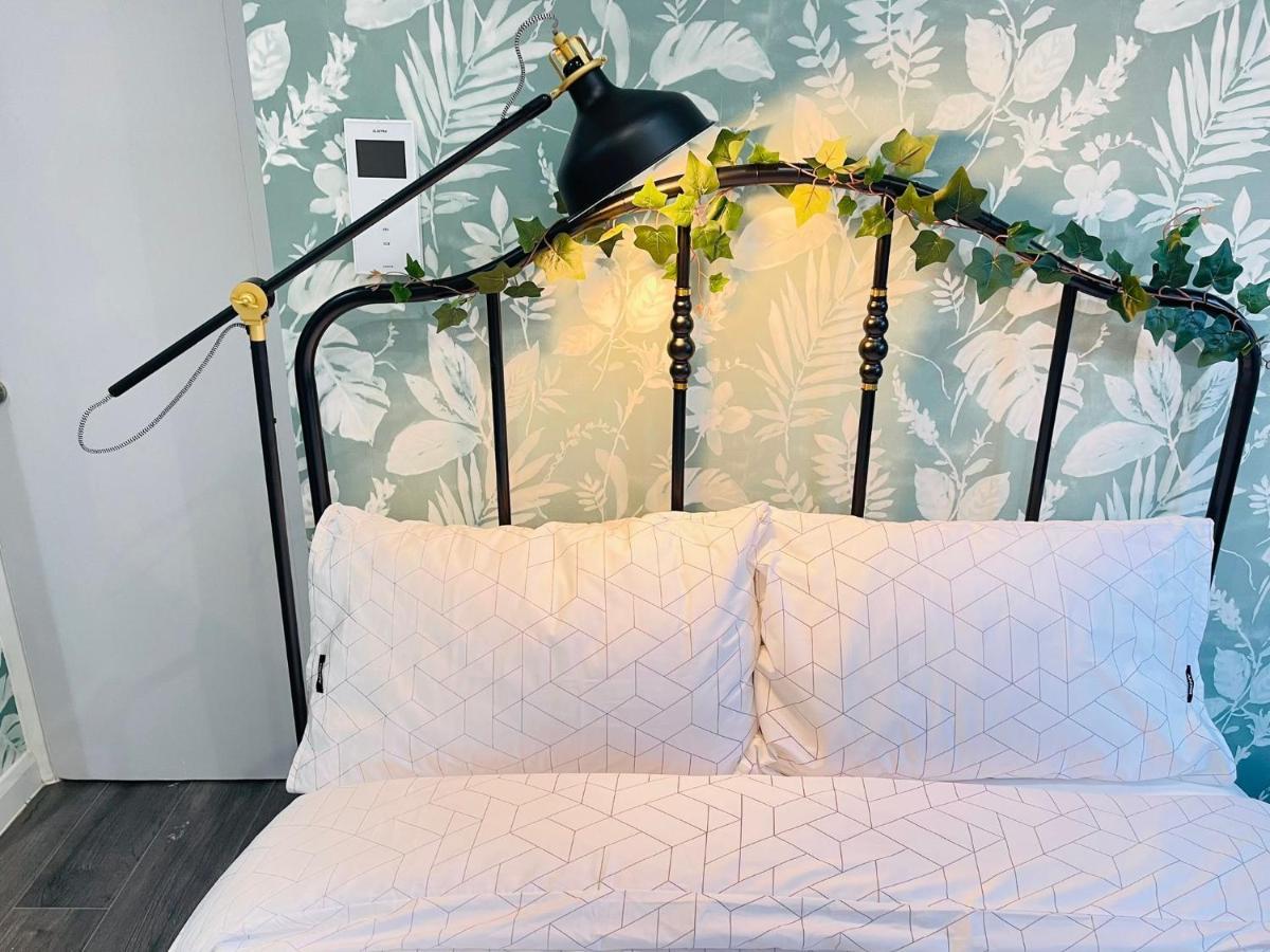 Hackney By Sleepy Apartment