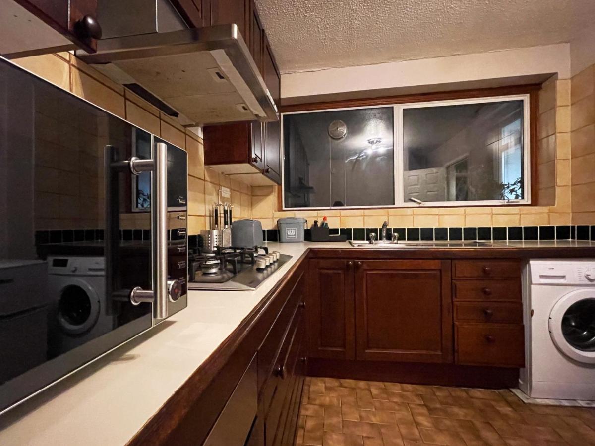 Lägenhet Vintage 3 Bedroom House Near Catford - 1 Double Bed, 3 Single Beds, Max 5 People