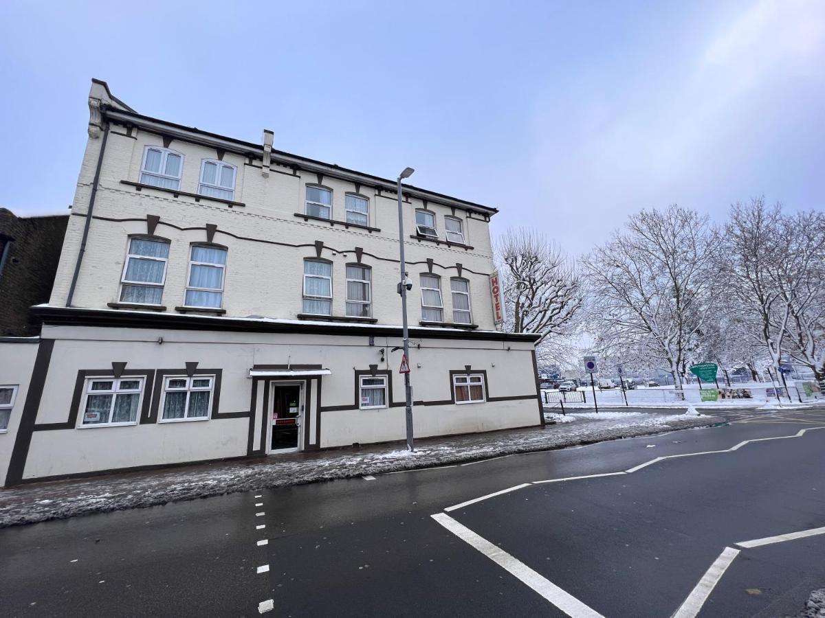 The Commongate 3*