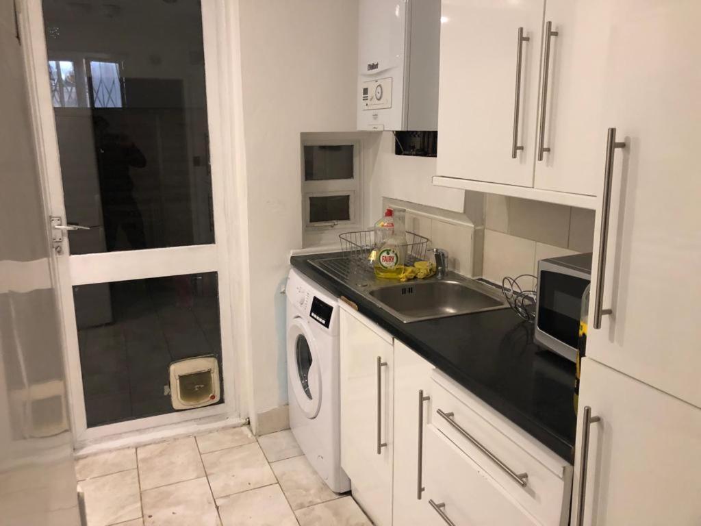 Clapham 1 * London