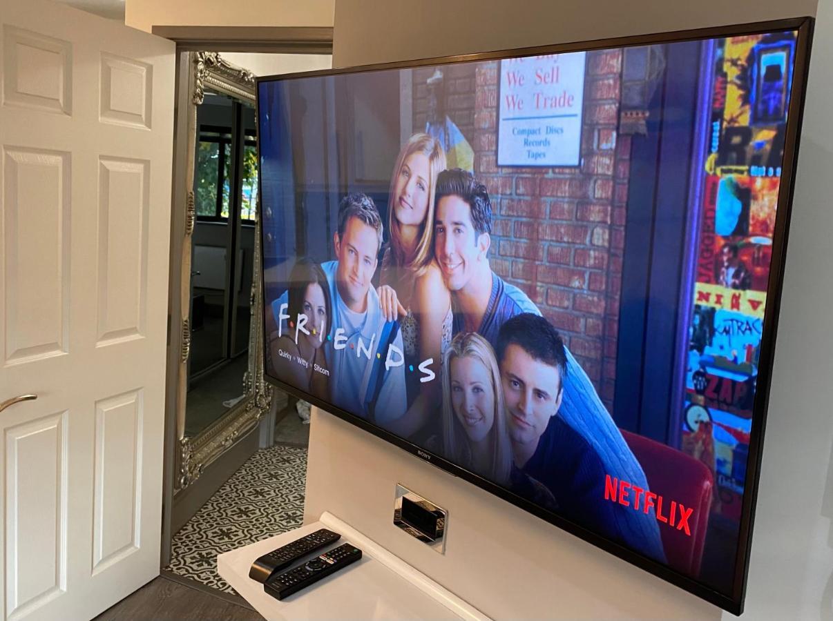 Appartement Modern Spacious 1 Bed With Free Parking In Trendy Inner Suburb 15 Mins Walk To Victoria Line Underground Then 20 Mins To Oxford Street 