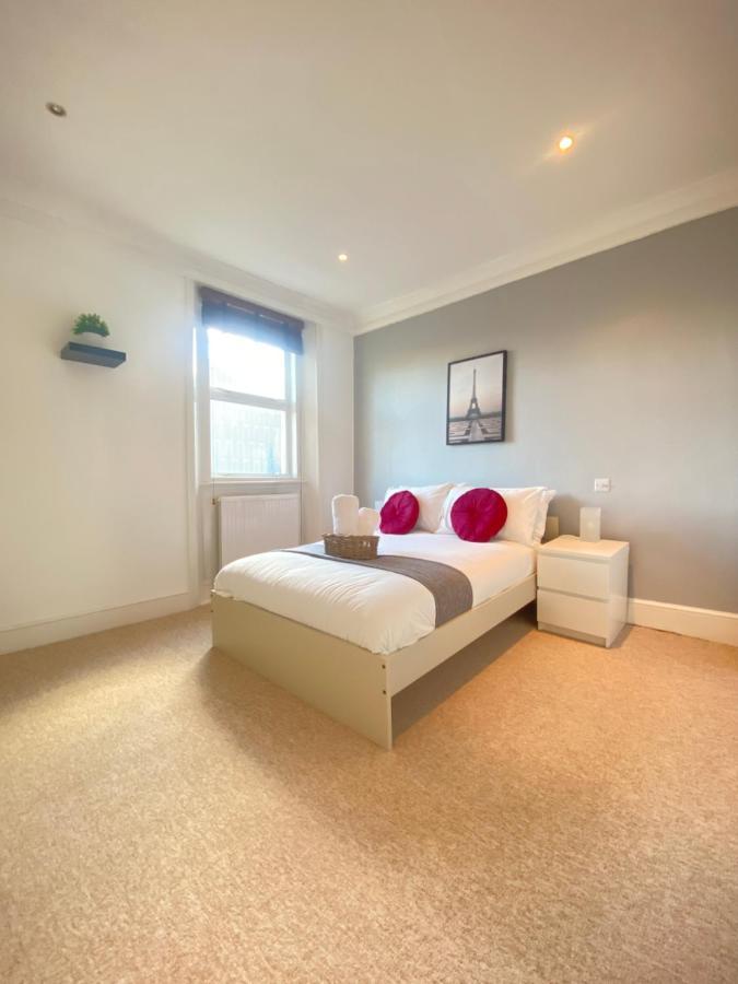 Charming & Bright 2-bed Apt Close To Station