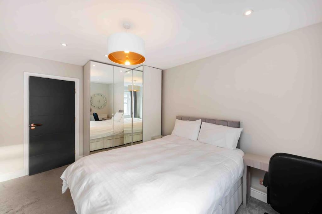 Lägenhet Location In - Kings Road 3-bed With Terrace, Ac & Netflix