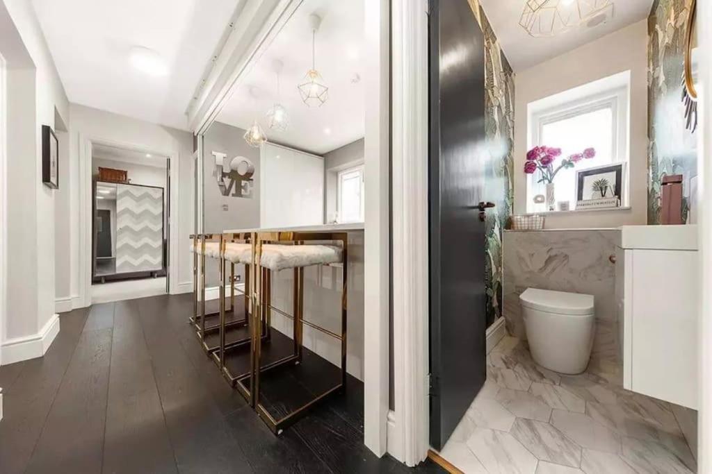 Location In - Kings Road 3-bed With Terrace, Ac & Netflix Lägenhet