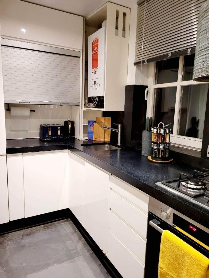 Appartamento Stepney Gated Area With Parking & Garden
