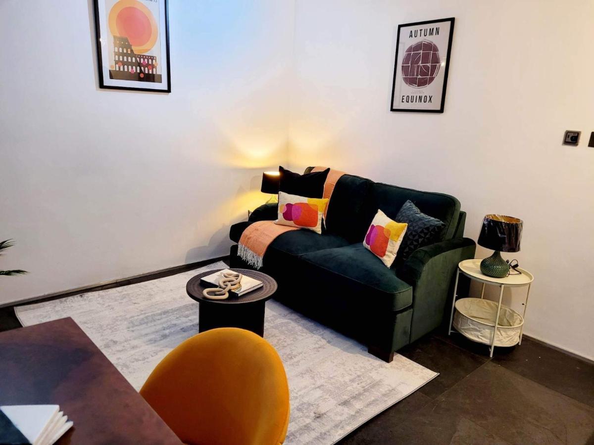 Appartamento Stepney Gated Area With Parking & Garden Londra