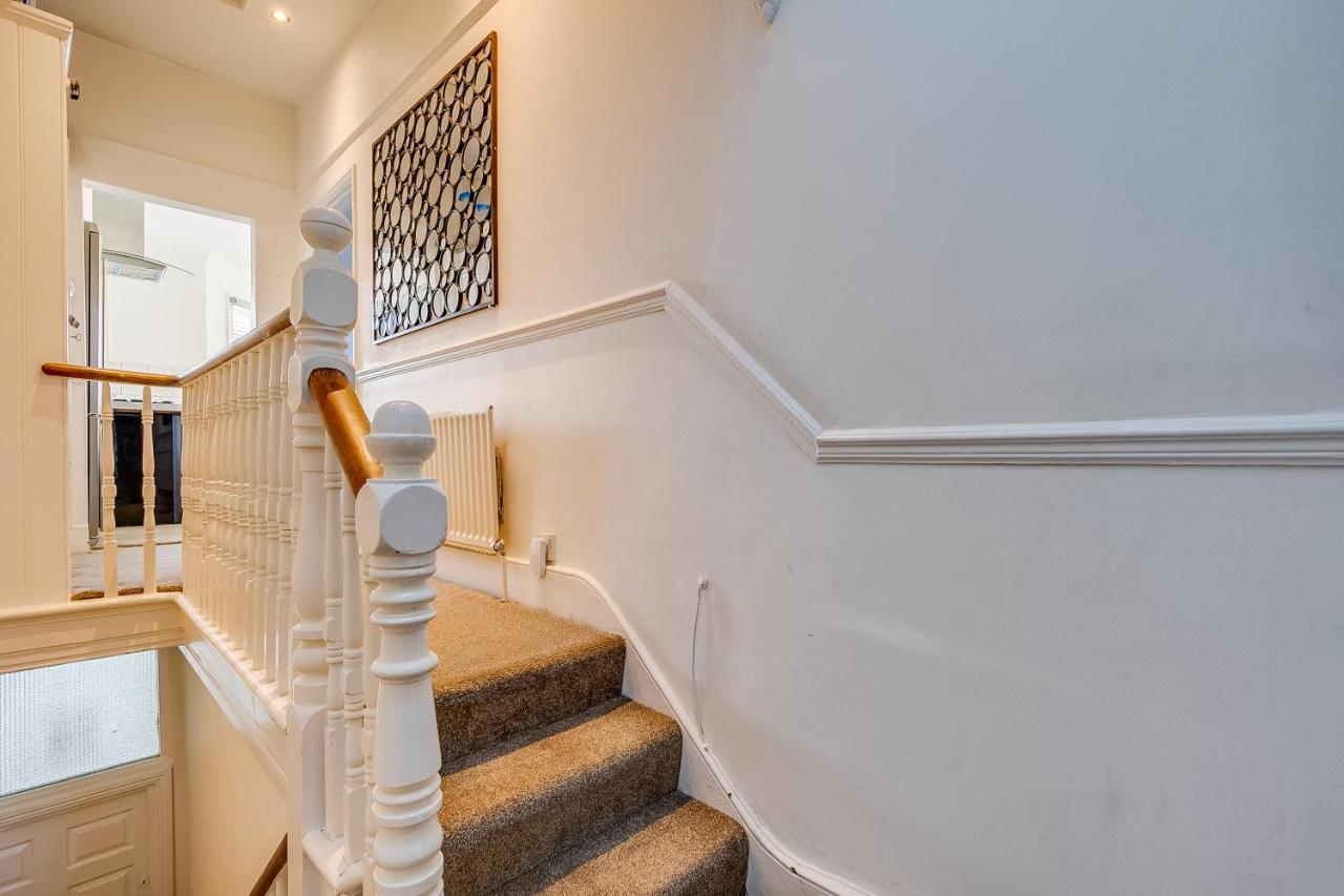 Lovely Place, Perfect For Family And Business Travellers Ideally Located Between The Commons Apartment London