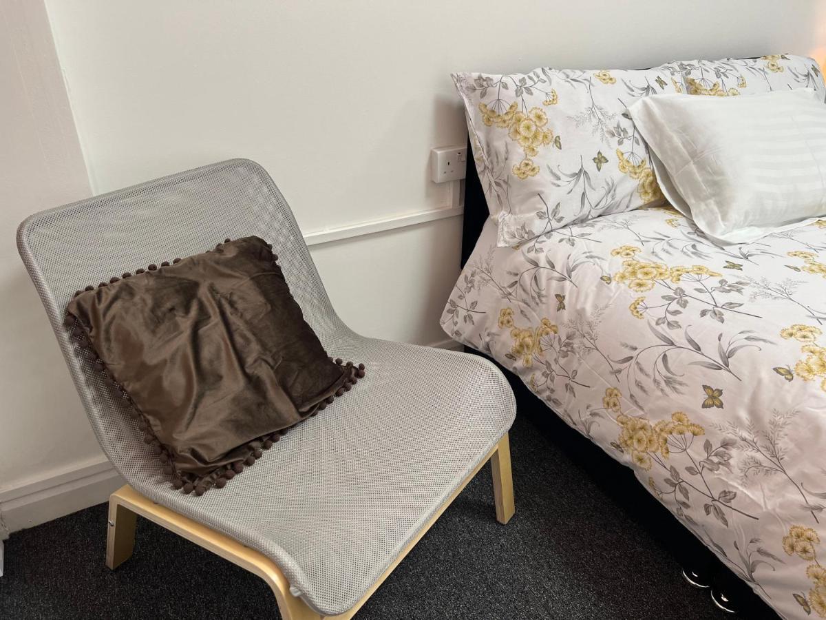 Mj Service - With Skyline View Close To Tube Station - Apartment