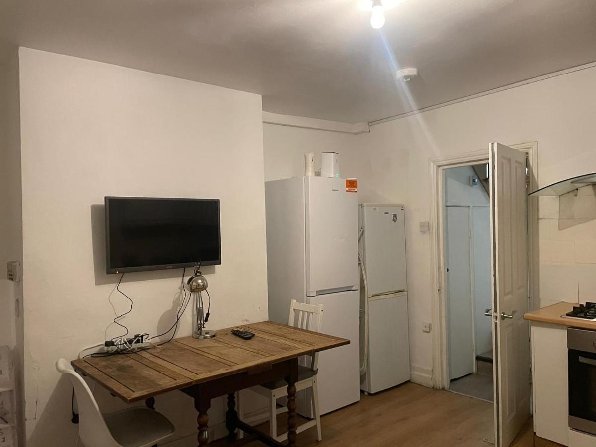 Balham, South Spacious 5, 6 Available * Londres