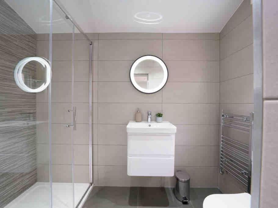 Modern 2 Bed Flat Near Wembley Stadium Appartement *