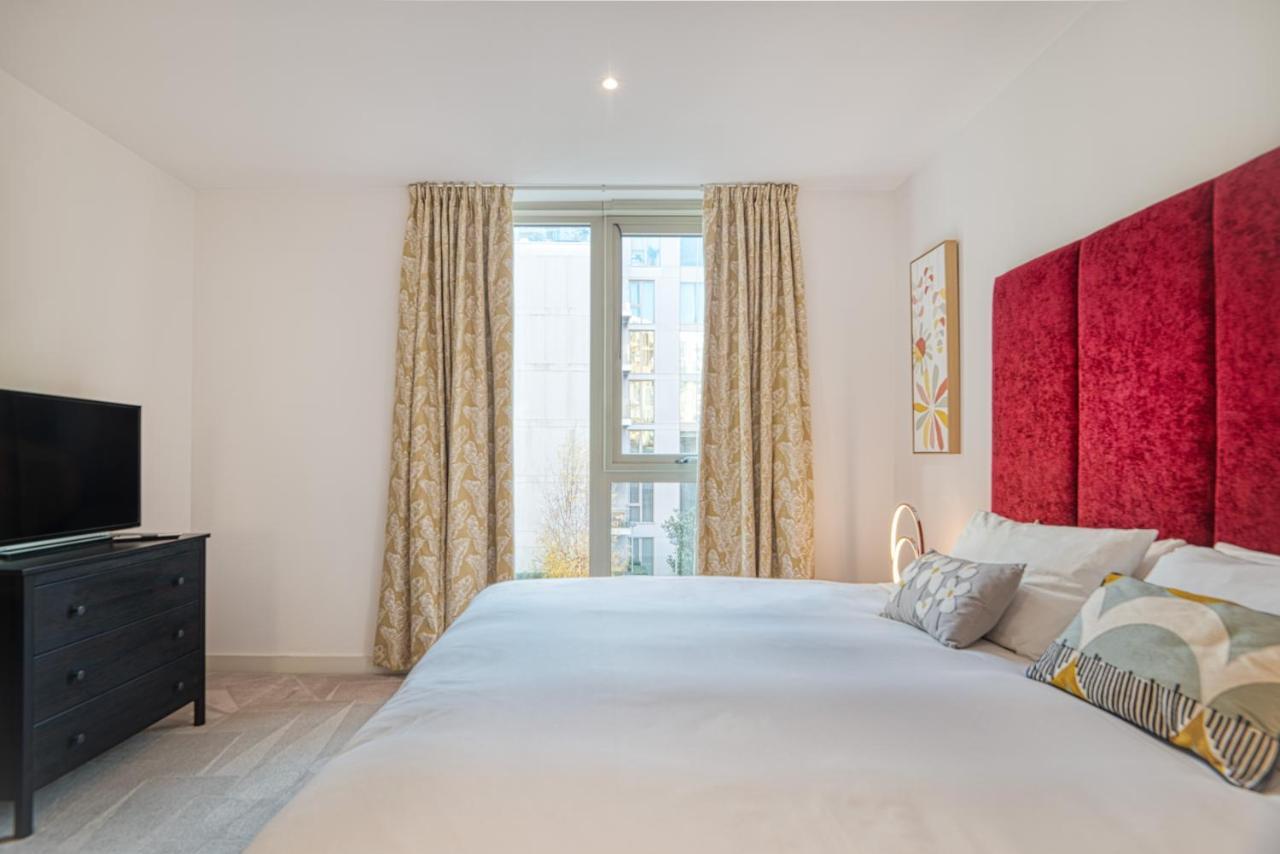 Austin David Royal Wharf Apartment *