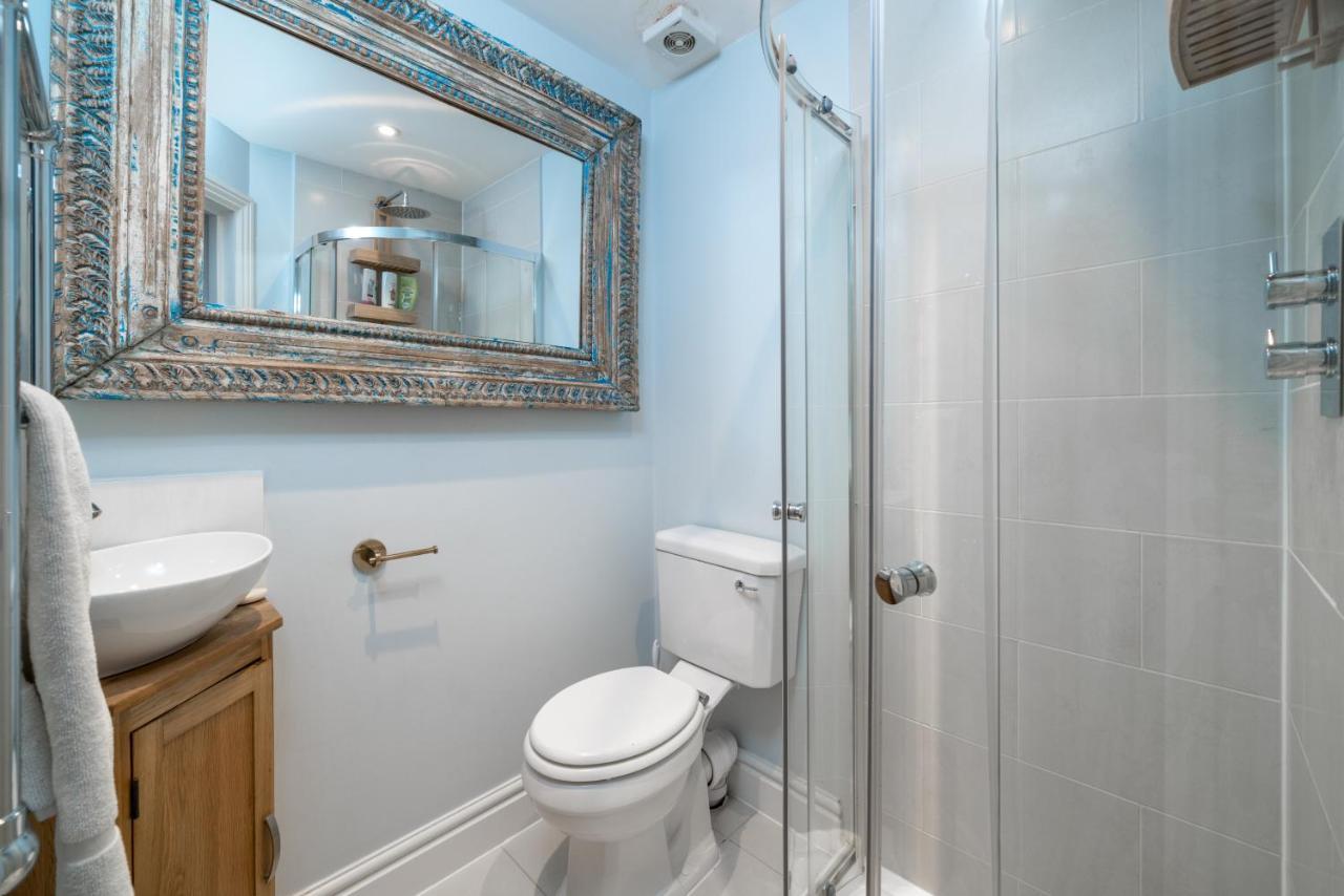 Ferienhaus Joivy Splendid 4 Bed, 4 Bath House With Garden, Shepherds Bush *