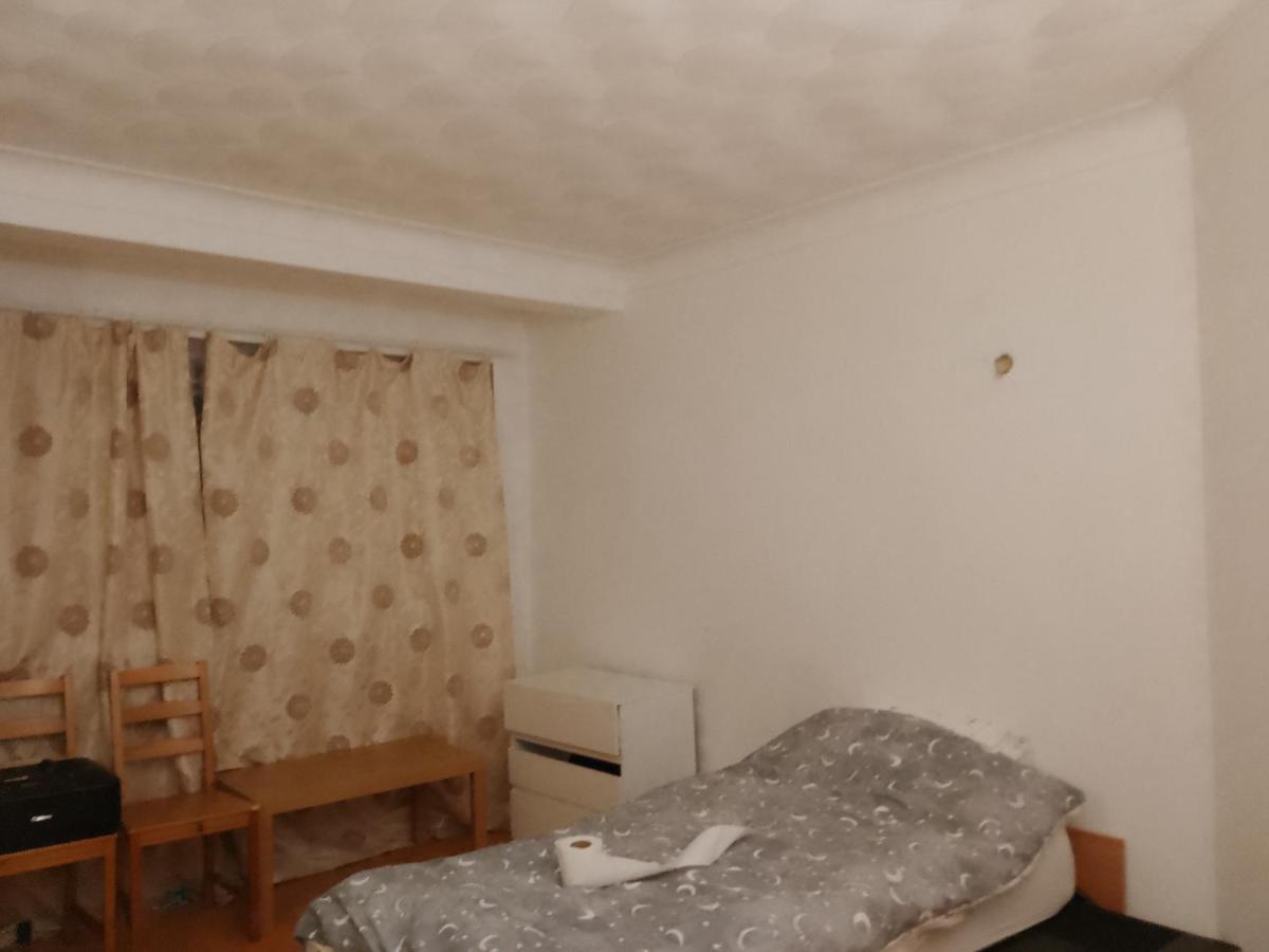 Private In 3 Bedroom Flat!! *