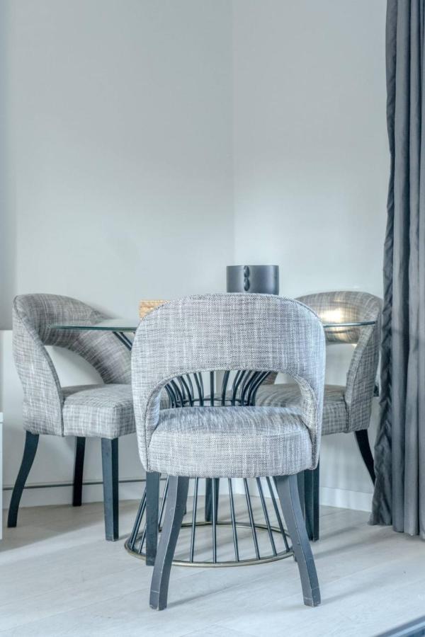 Modern And Luxurious 2 Bedroom Flat - Barons Court Londres