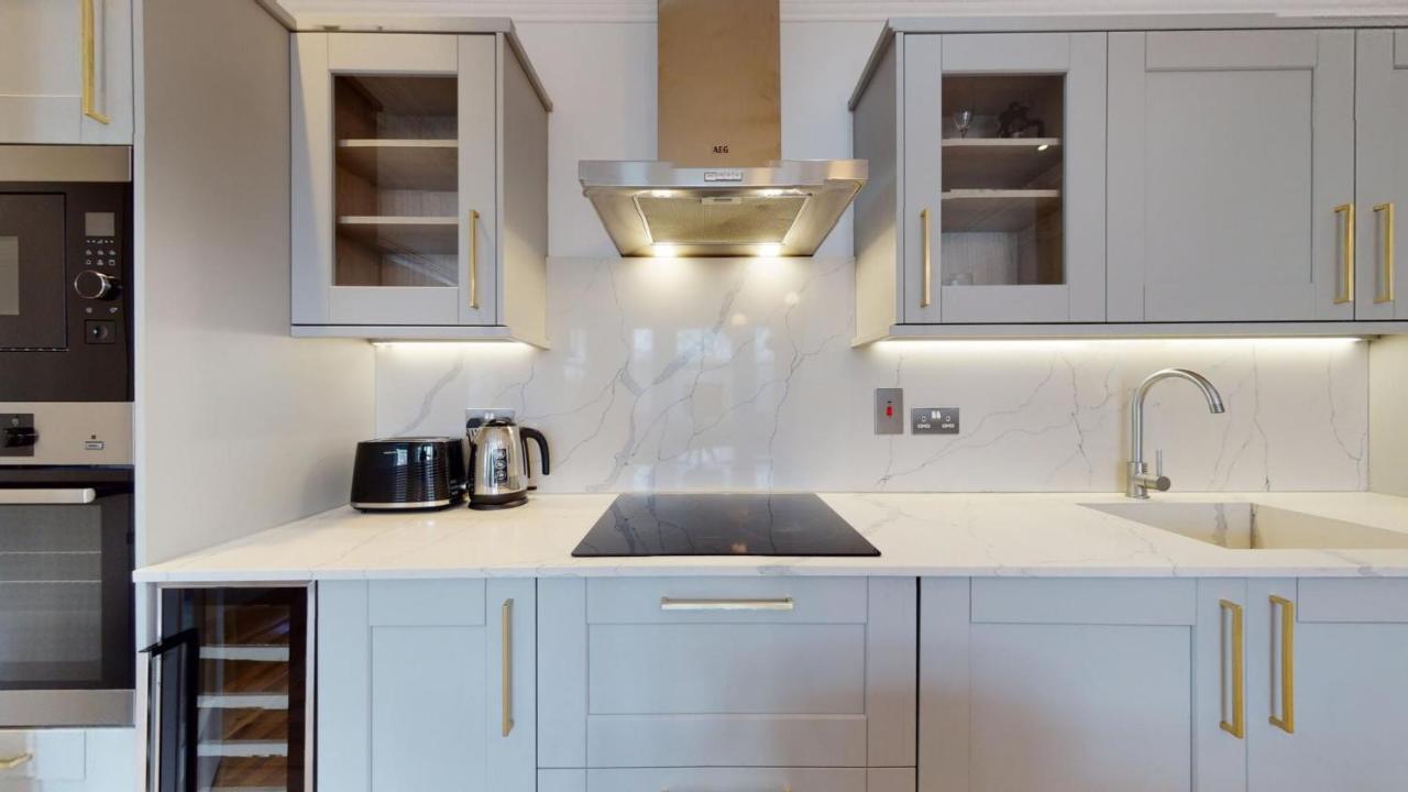 Royal Kensington In Cromwell Road *