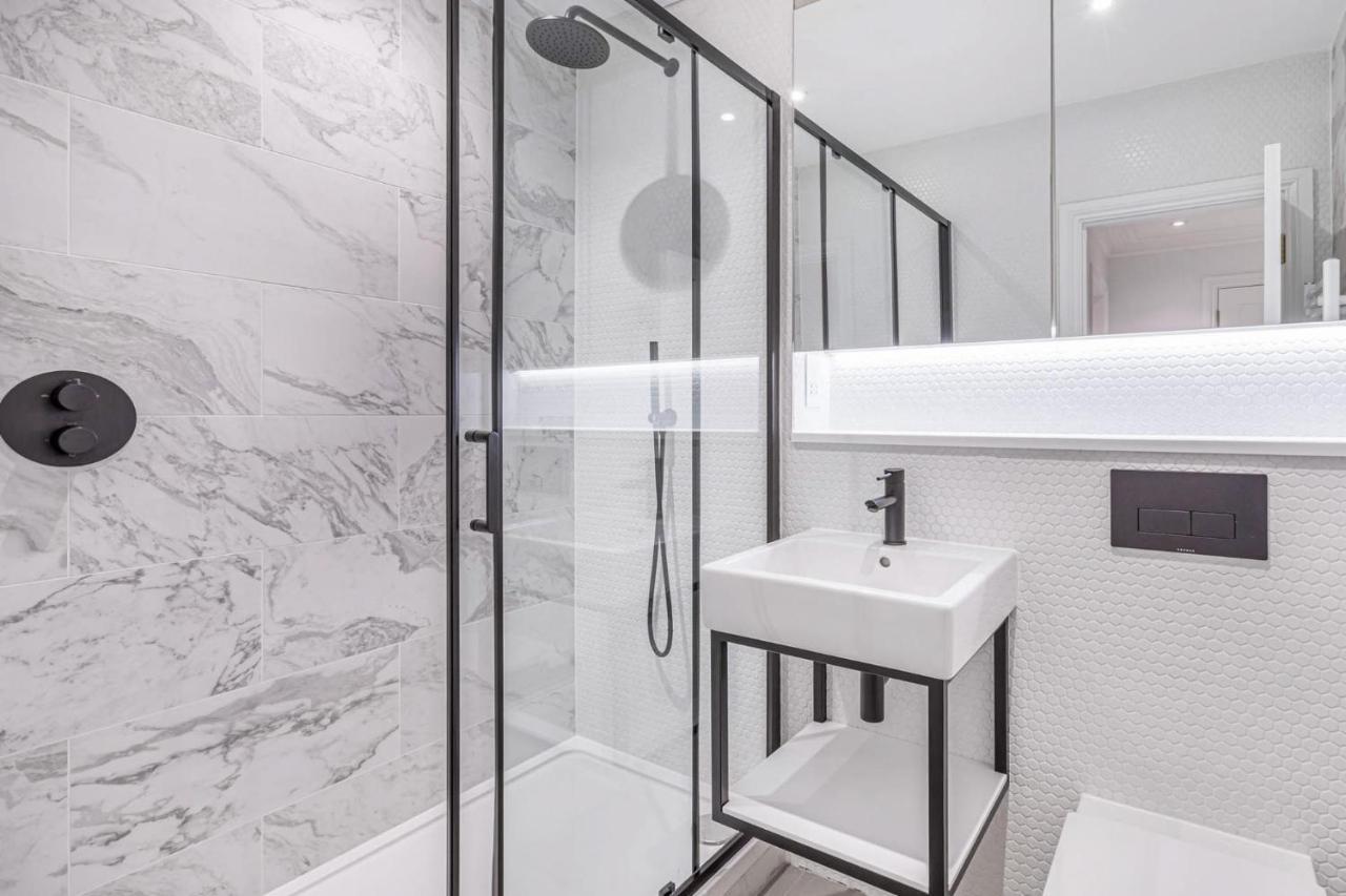 Royal Kensington In Cromwell Road * London