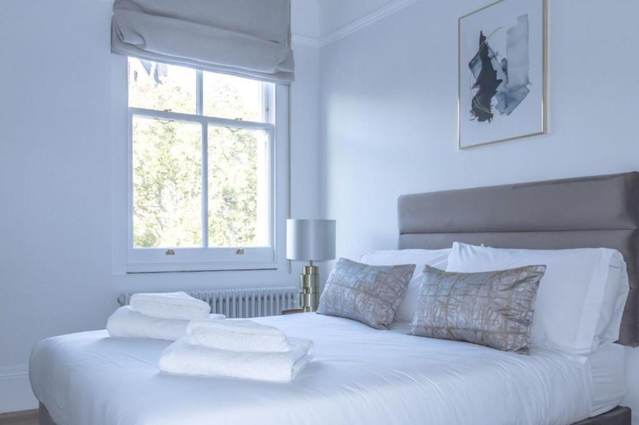 Royal Kensington In Cromwell Road * London