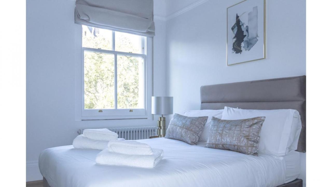 Royal Kensington In Cromwell Road * London