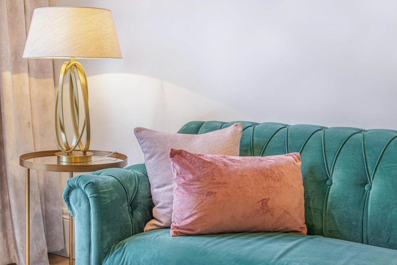 Royal Kensington - Premium 2 Bed *