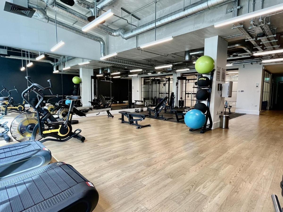Wembley - 1 Bed Apartment *