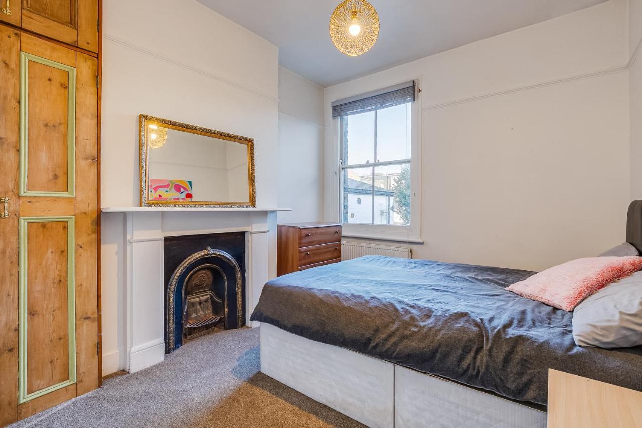 Lovely Place, Perfect For Family And Business Travellers Ideally Located Between The Commons * London