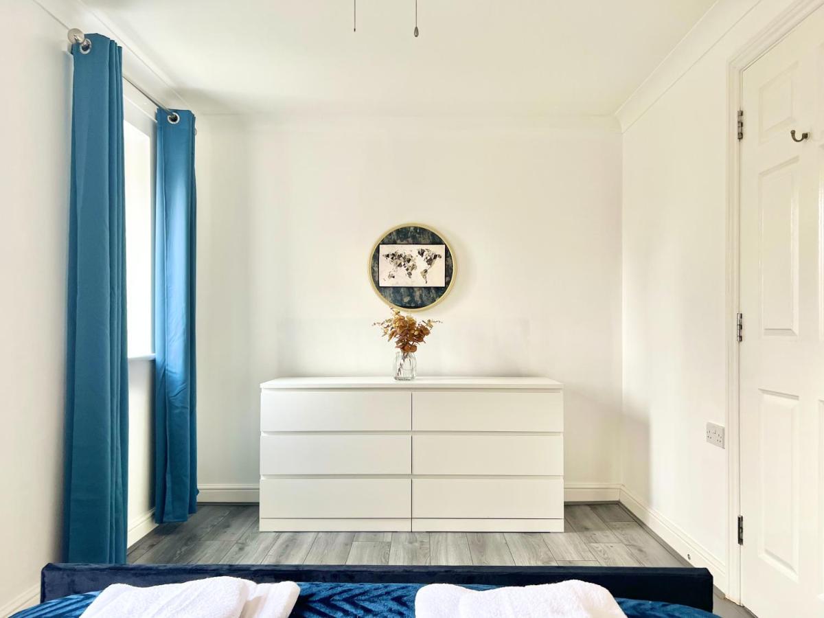 Last-minute Offers L Exclusive Deals On 2 Double Bedrooms - Weekly & Monthly - Sleeps 6 Lhofin Short Lets & Serviced Apartment *