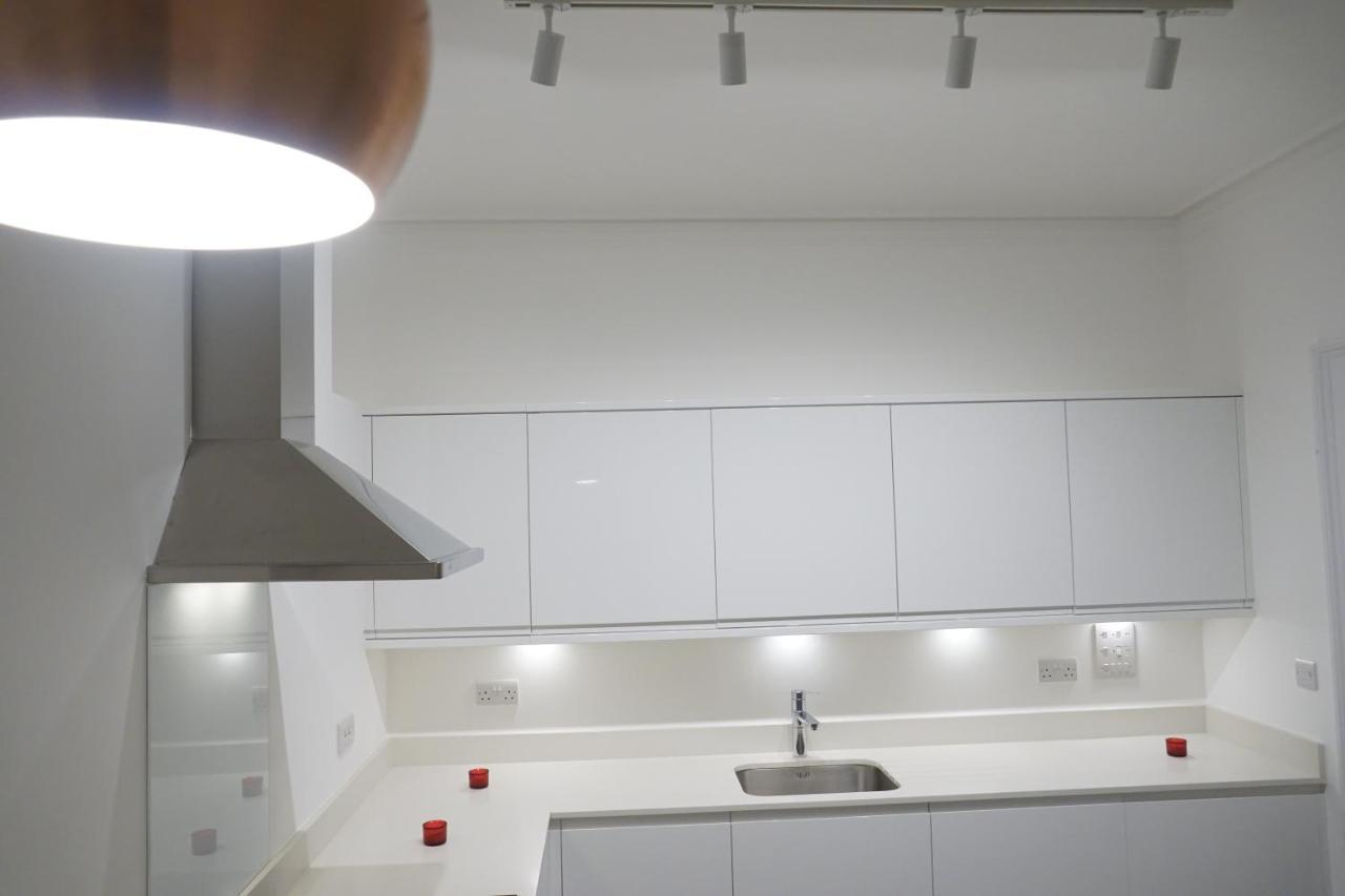 3 Bed 2 Bath Appartamento *