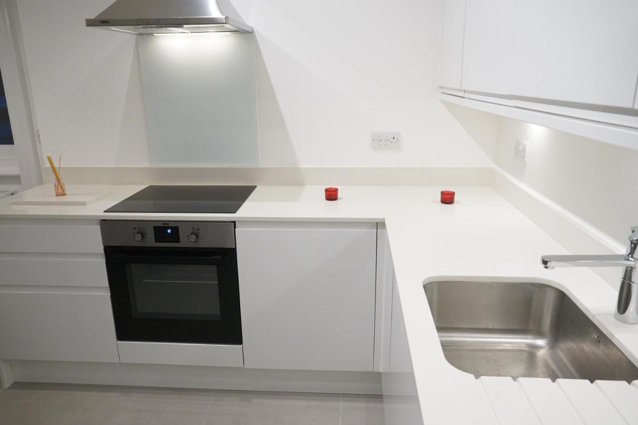 3 Bed 2 Bath Appartamento