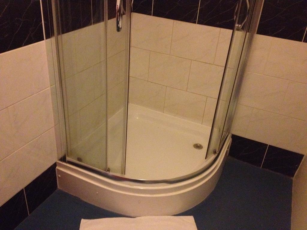 Hartley Hotel 2*