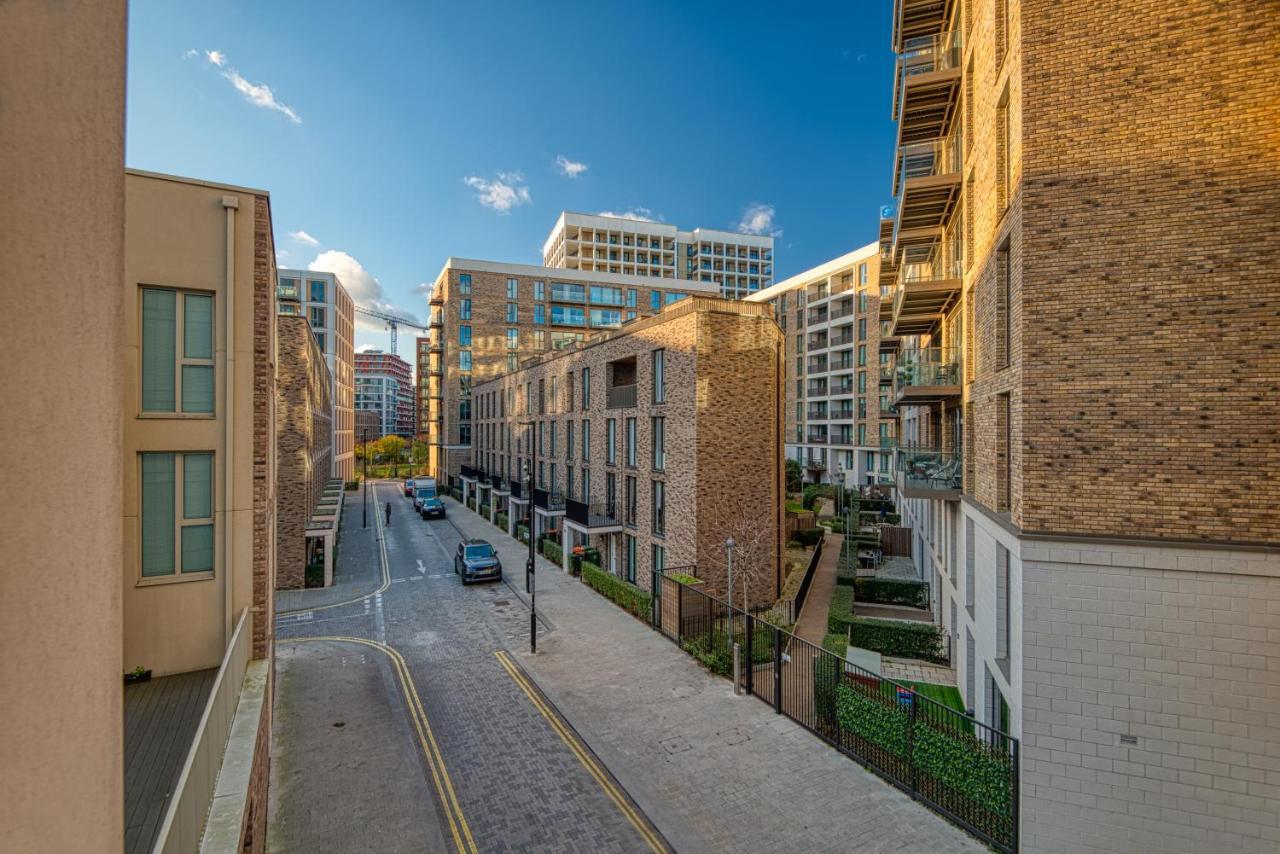 Austin David Royal Wharf