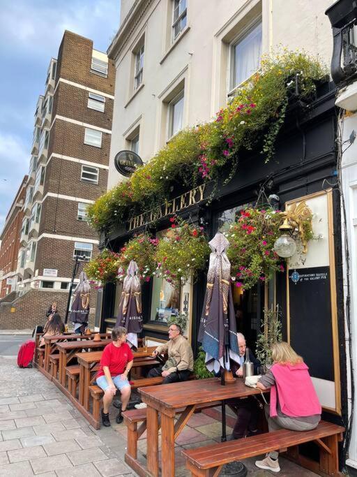 Amazing Near Tube Station Lejlighed *