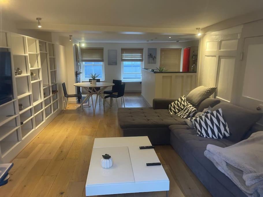 Appartement Spacious 2 Bedroom In The Heart Of Soho. Londres