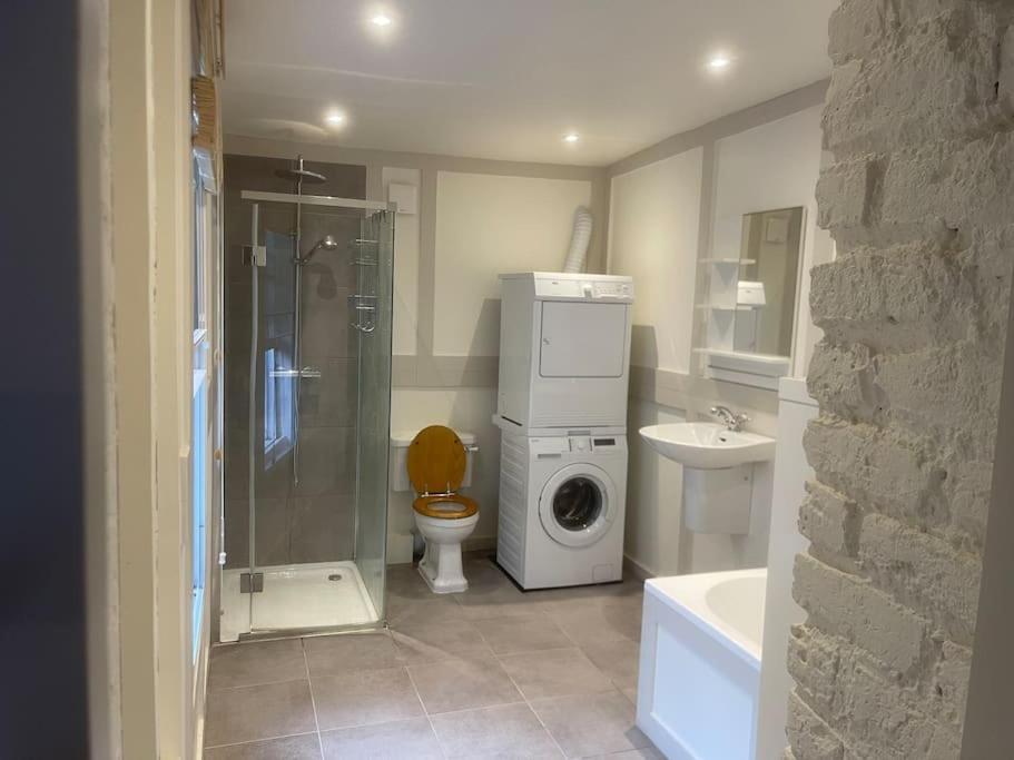 Spacious 2 Bedroom In The Heart Of Soho. Appartement Londres